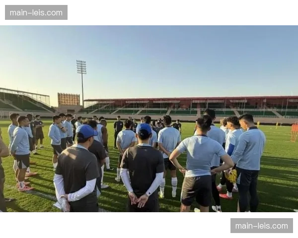 吴启鹏临危受命担后腰 京沪大战抢断拦截显潜力